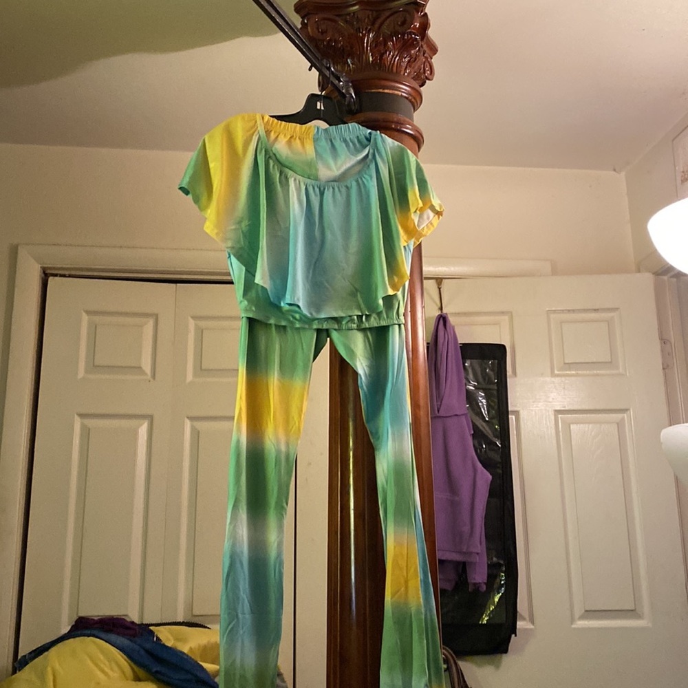 Yellow and green nice 2 PCs pant suit off the shoulders - Picture 6 of 8